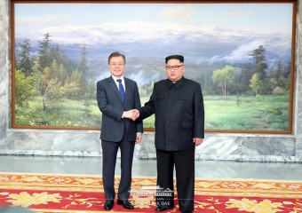 통일각에서 다시 만난 두 정상